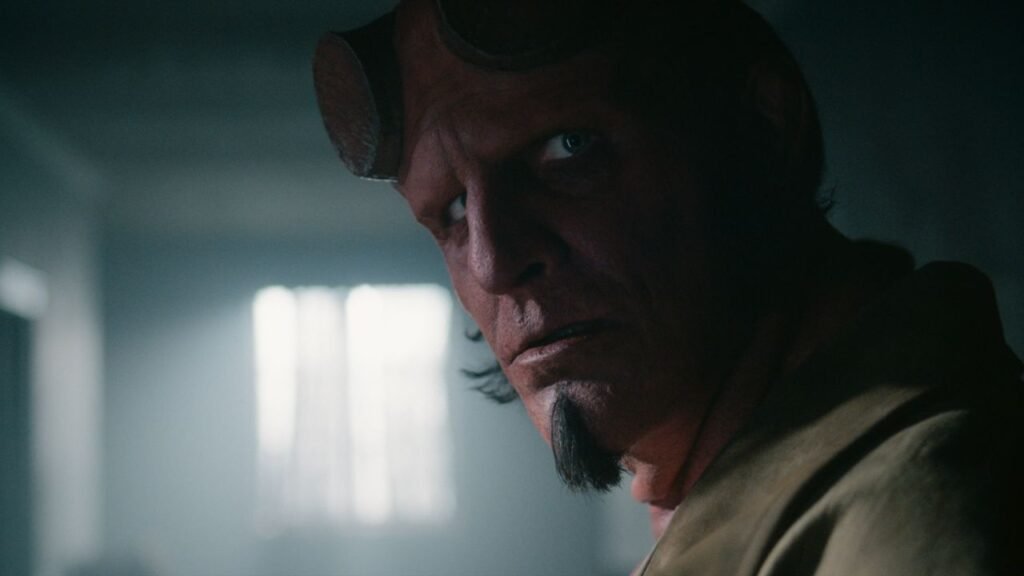 Hellboy 2024: Una historia folclórica random de brujas y unos zombies