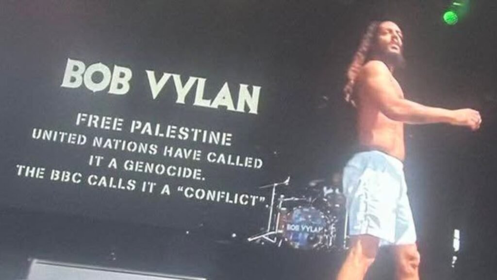 Bob Vylan en el Glastonbury 2025