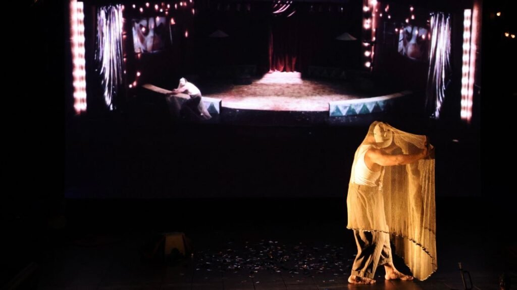 SirKo: ¿La vida es un acto no premeditado?, una obra para pensar en el absurdo y el paso del tiempo