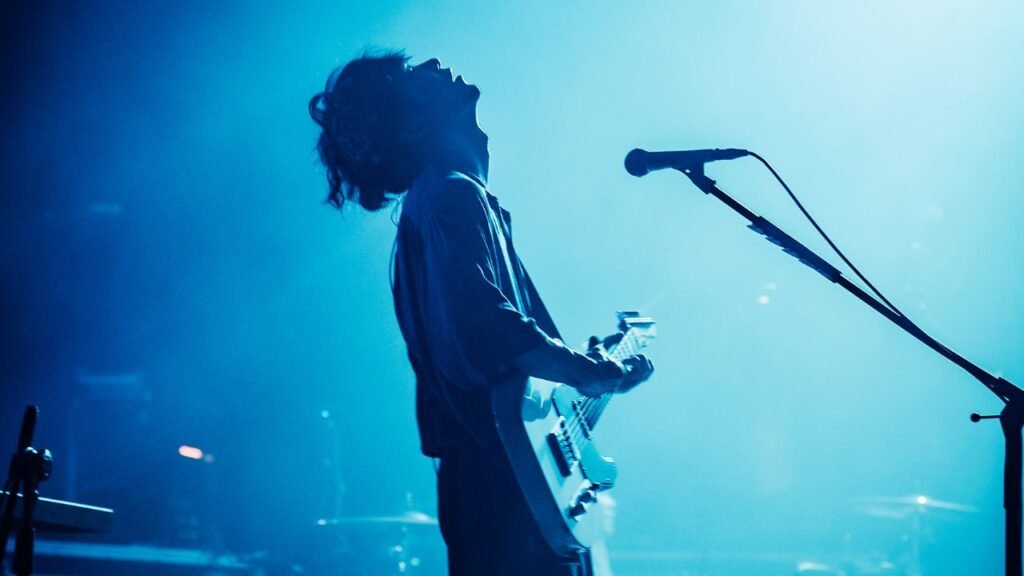 TK from Ling Tosite Sigure: El solista japonés que equilibra un intenso y onírico rock